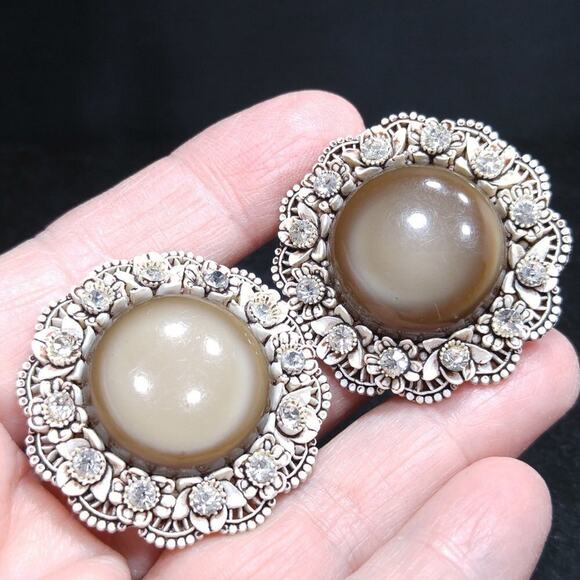 1950s Lucite Moonglow Clip Earrings Floral Rhinestone Large Vintage Jewelry - Picture 7 of 10